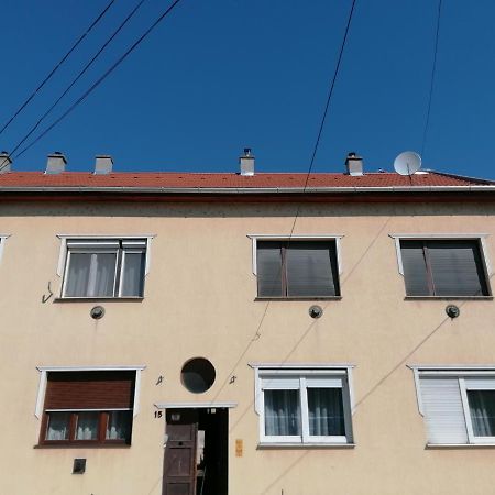 Szatmari Apartman Мишкольц Экстерьер фото